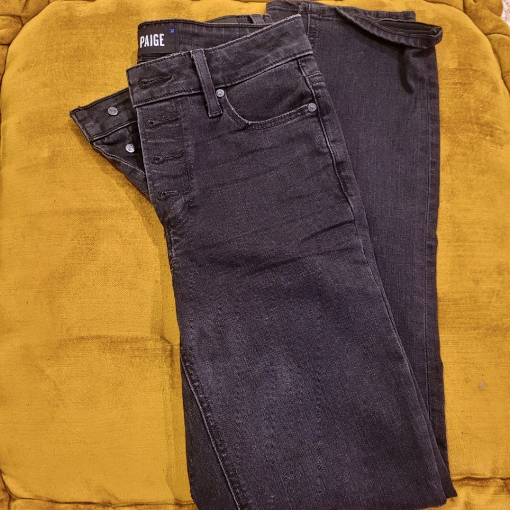 PAIGE ~ black slim leg ~ NWOT